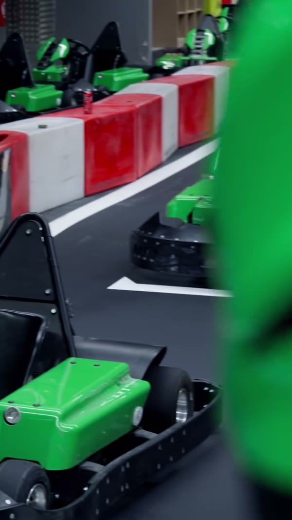 Trampoline Park au parc Paris - Bercy 2 - vidéo locale 1