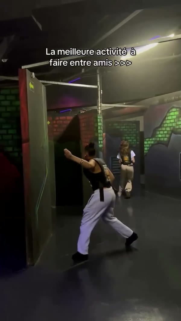 Trampoline Park au parc Paris - Bercy 2 - vidéo locale 2