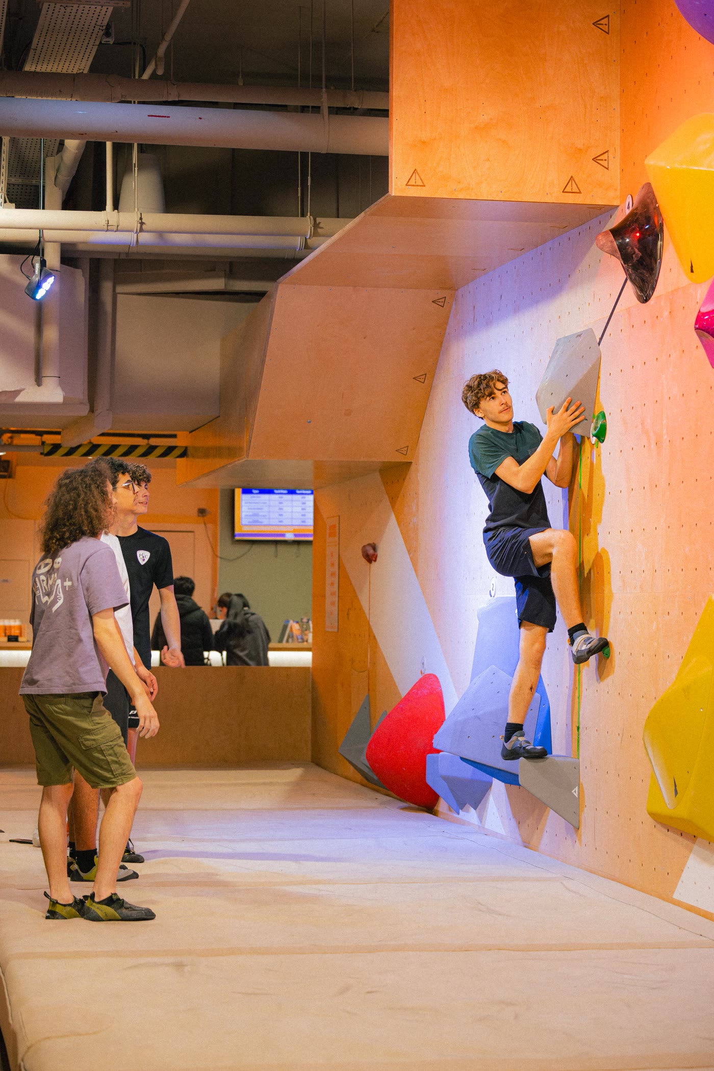 Encadrement bloc pendant le Summer Camp escalade
